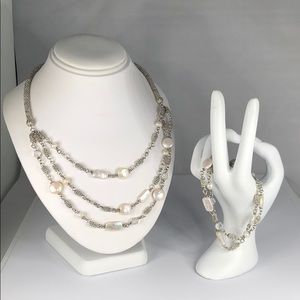 Silver and pearl necklace and bracelet